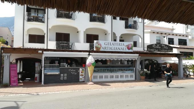 Guest House Dolce Vita Cala Gonone Exterior foto
